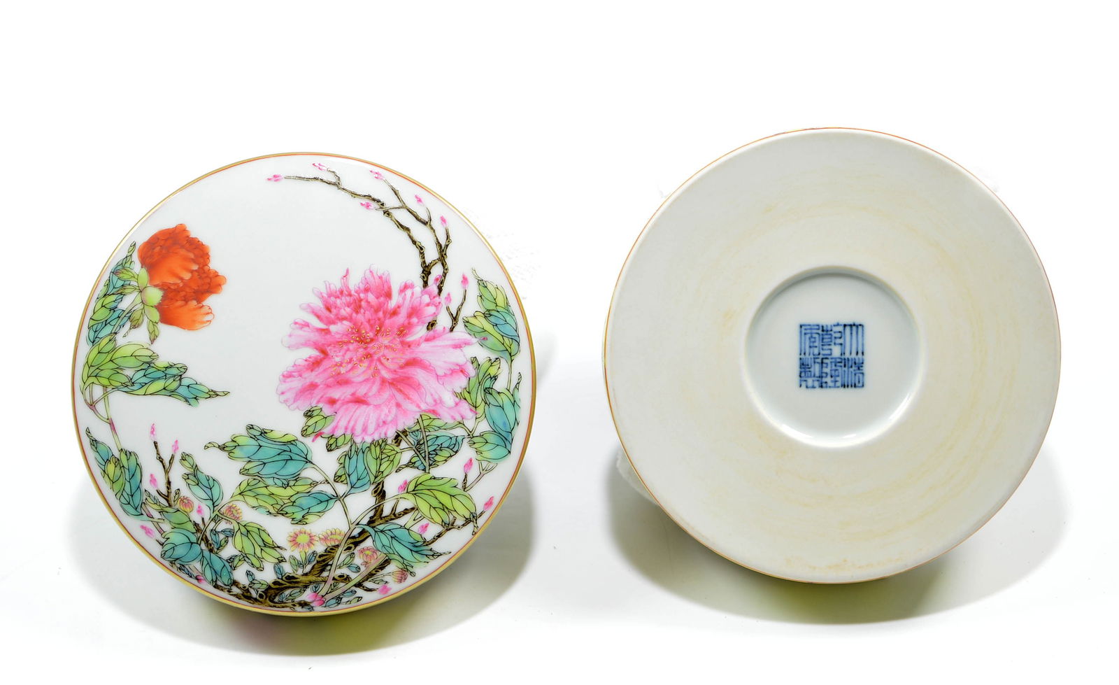 A Fine Chinese Famille Verte Porcelain Box (1 of 16)