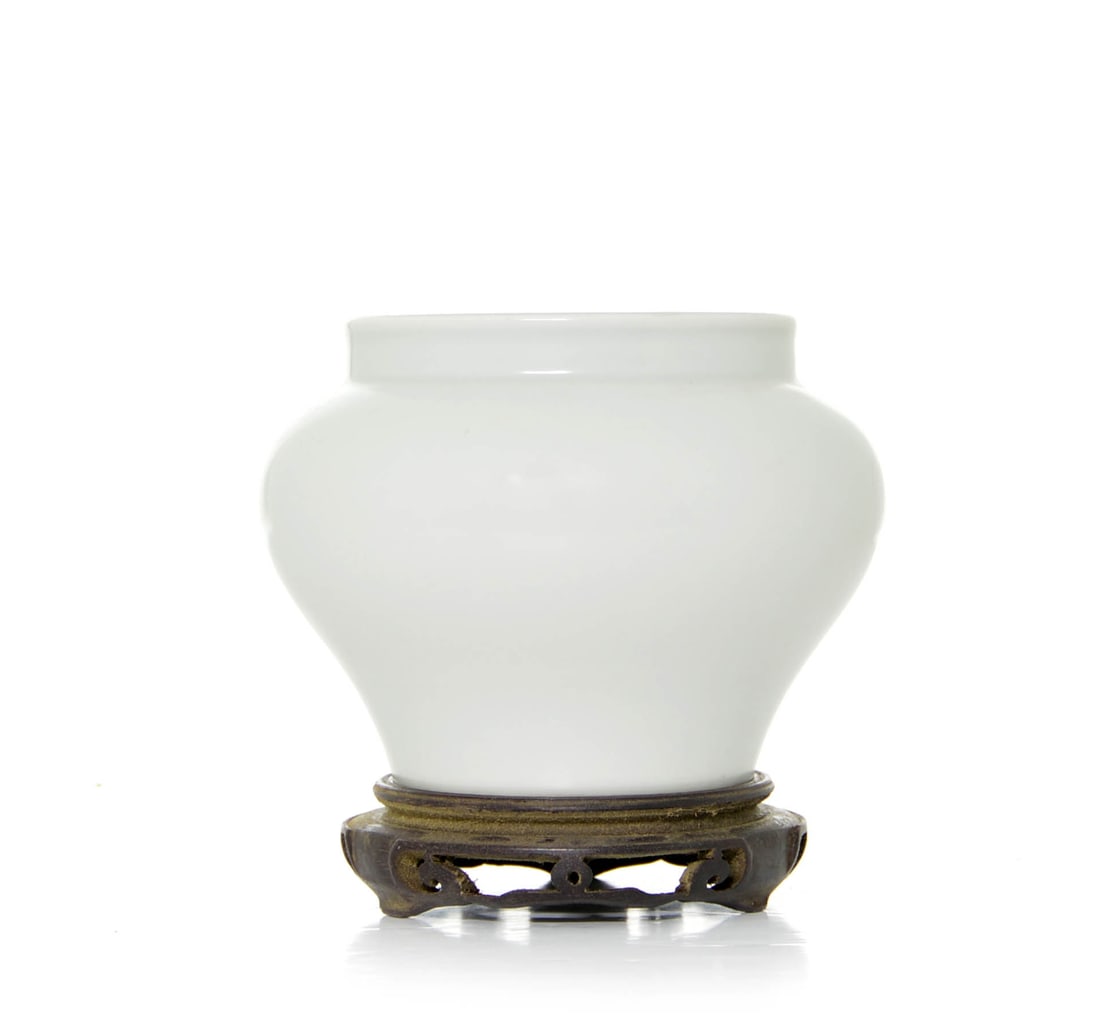 Rare Chinese Yongle White Jar (1 of 15)