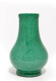 Very Fine Chinese Apple-Green Vase