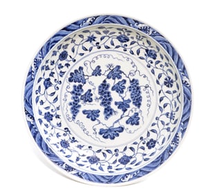 Very Fine Chinese Blue and White 'Grape' Plate