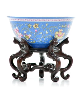 Chinese Falangcai-Style 'Palace' Bowl