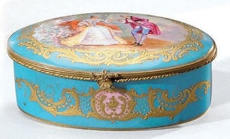 Porcelain box
