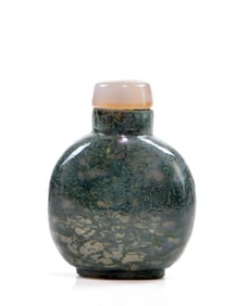Very Fine Chinese Moss Agate Snuff Bottle