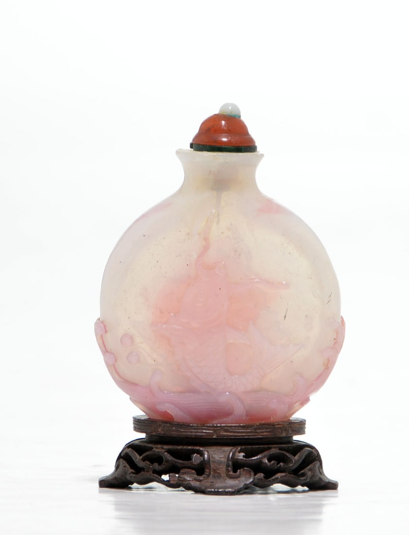 Peking Glass Snuff Bottle: 19th century H: 7 CM, 2 3/4 IN Provenance: Lot 22574, 22588, 22590, 22594, 22602, 22611, 22614, 22621, 22623, 22626, 22630, 22631, 22632, 22638, 22640, 22641. Private collection of important estate, D