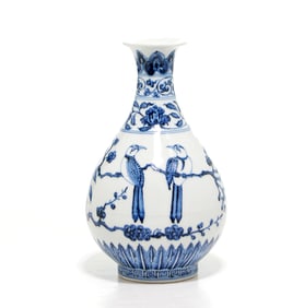 Fine Chinese Blue and White Porcelain Vase