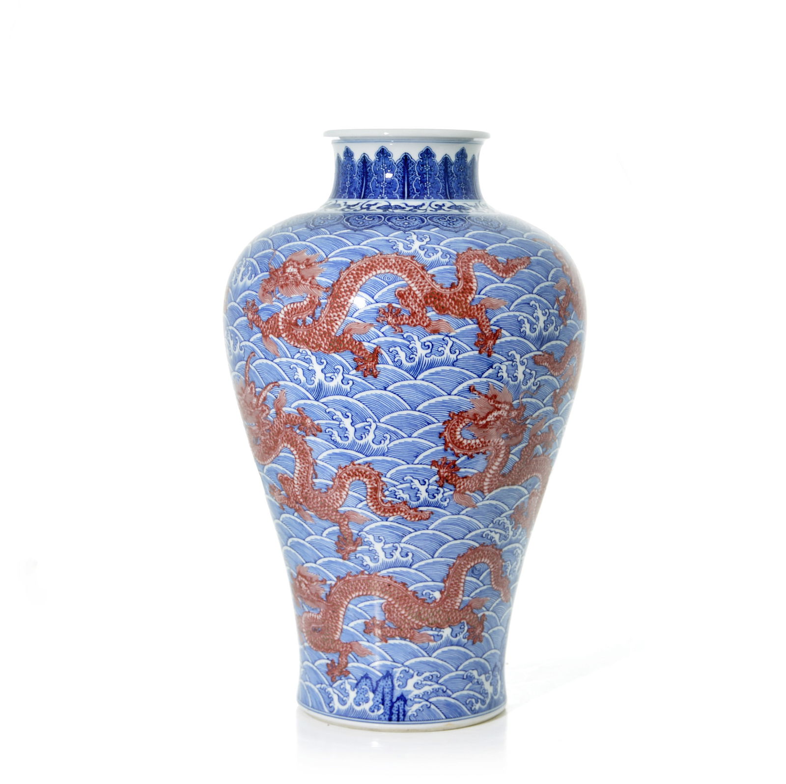 A Large Chinese Blue and White 'Dragon' Vase (1 of 20)