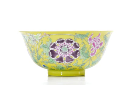 Chinese Kangxi Falangcai Style Floral Bowl