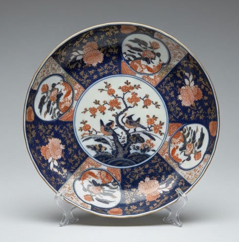 Imari Porcelain Dish: 20th century D: 22 CM