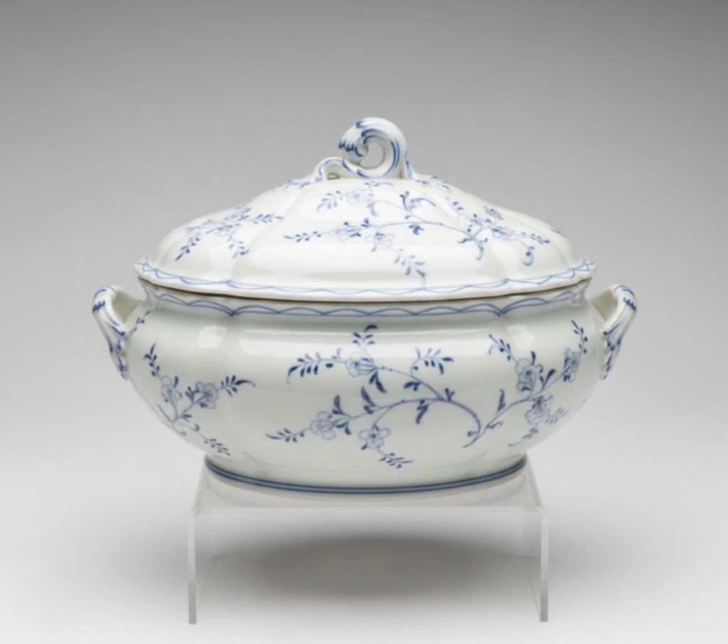 Porcelain Bowl (1 of 1)