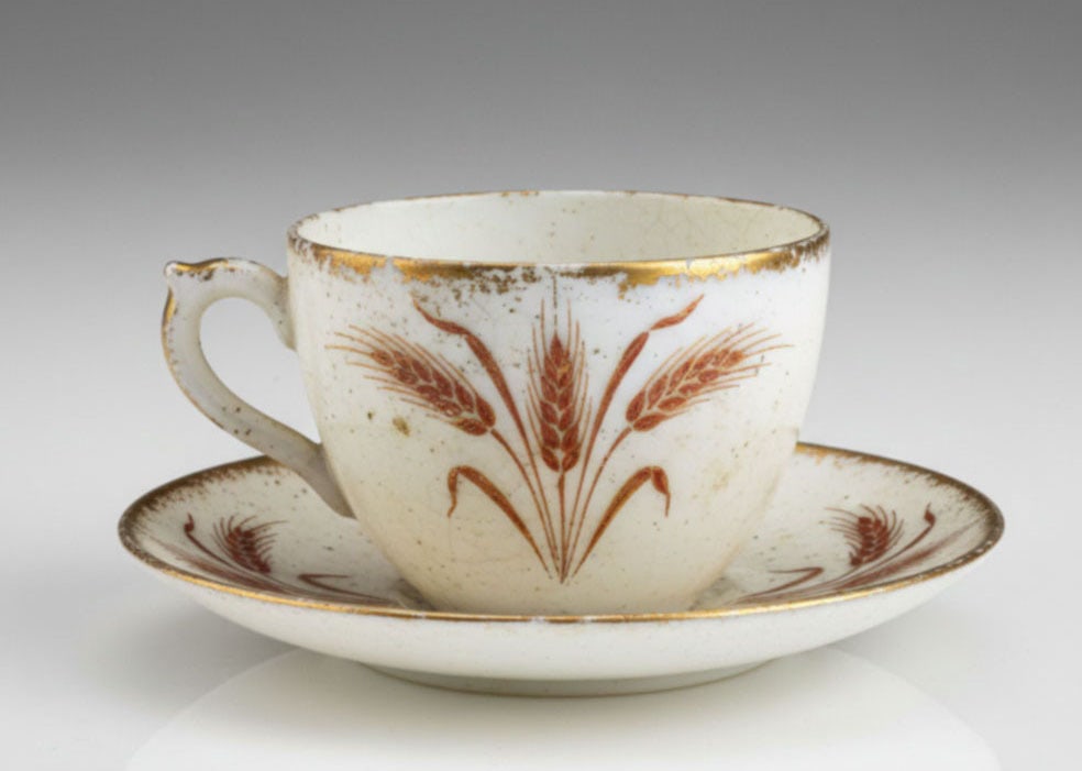Porcelain Tea Set: 20th centuryDish Dia: 10 cm