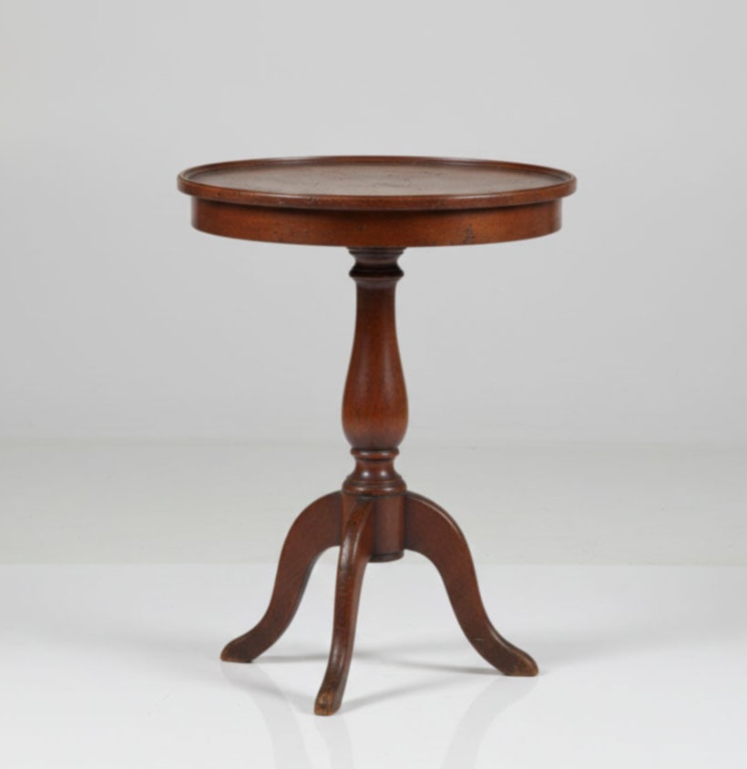 Oak Round Table: H: 78 cm