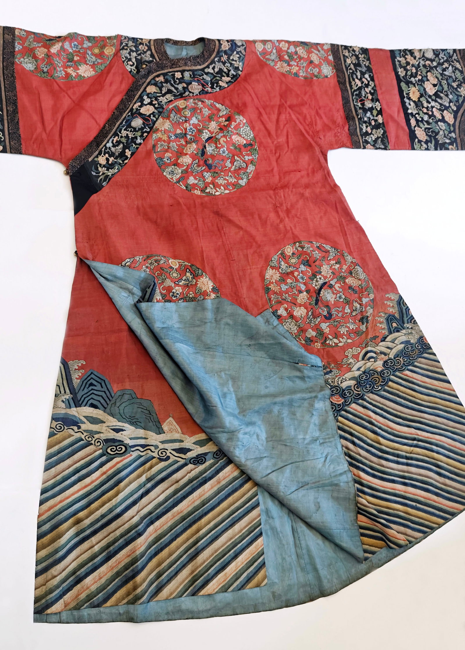 Very Fine Chinese 'Kesi' Court Robe - 17