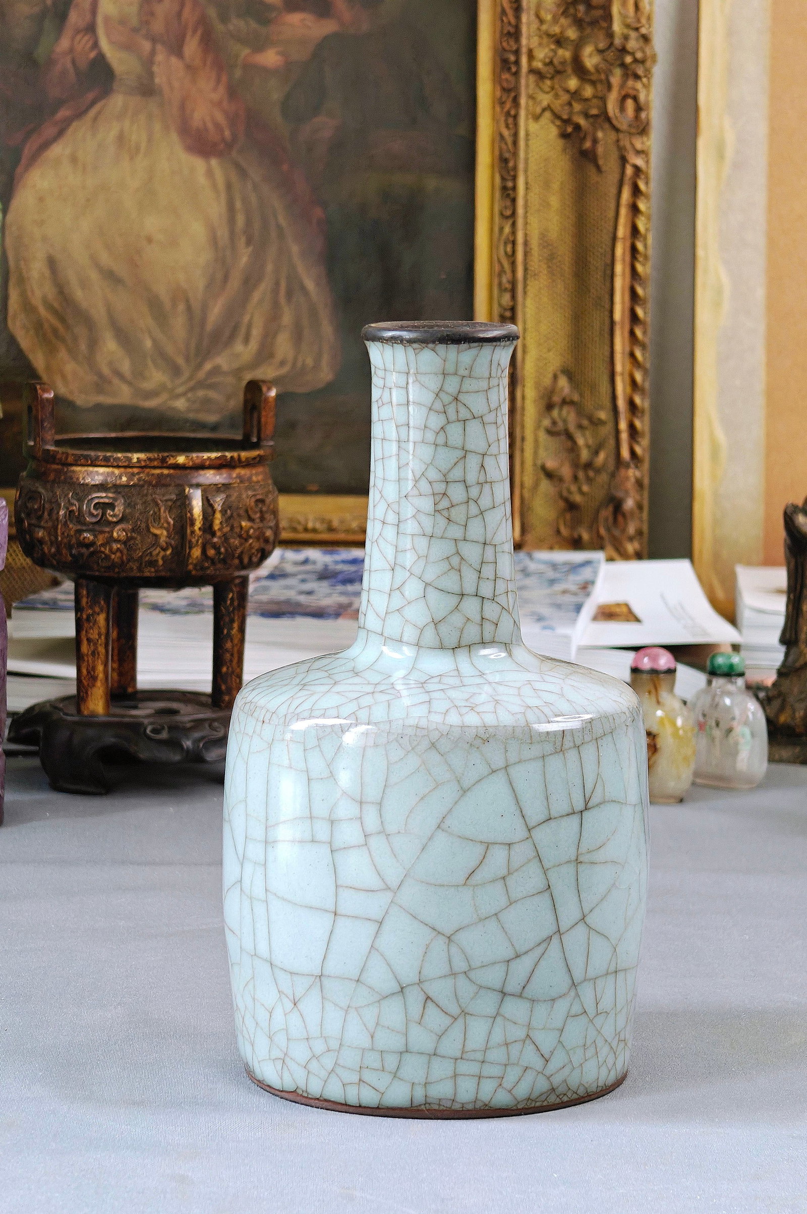Chinese 'Guan-Type' Mallet Vase - 9