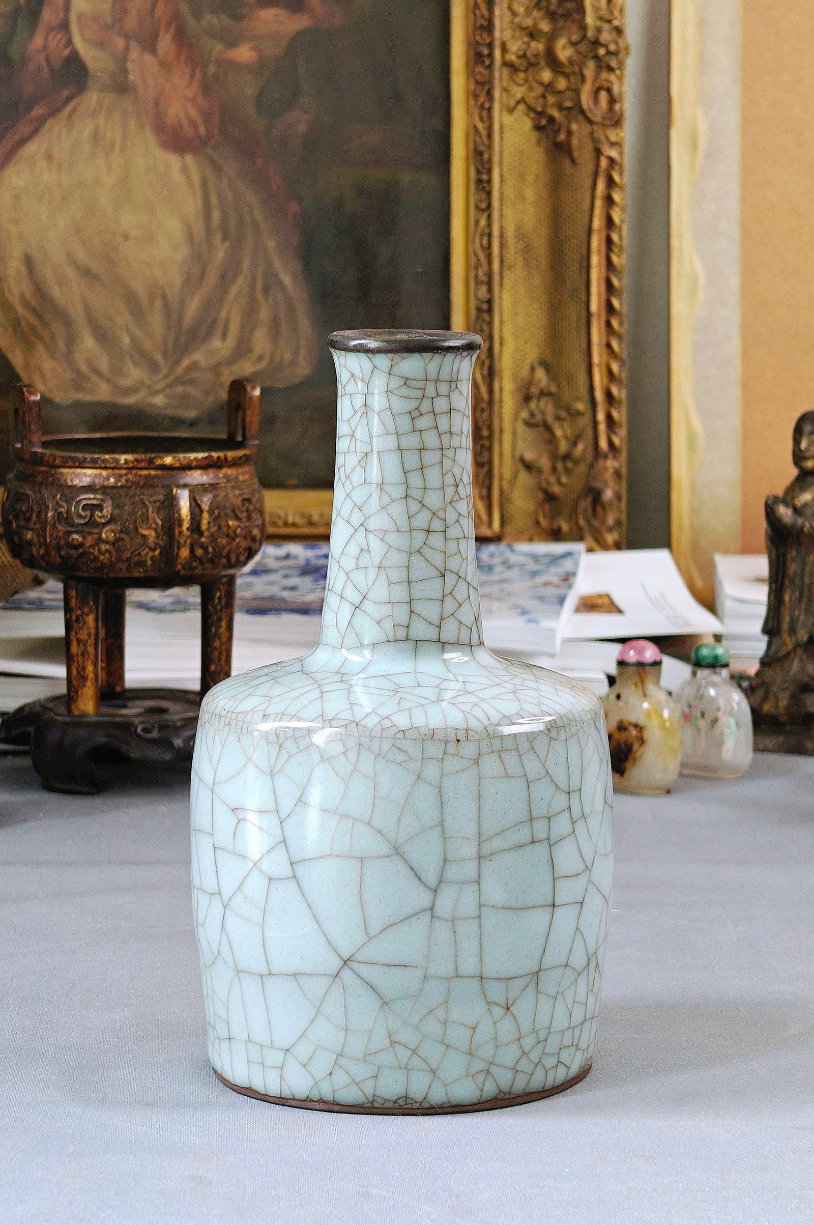 Chinese 'Guan-Type' Mallet Vase - 10