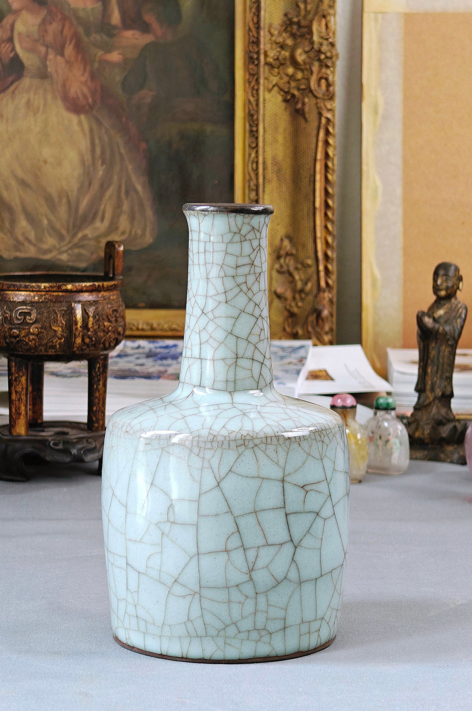 Chinese 'Guan-Type' Mallet Vase - 11