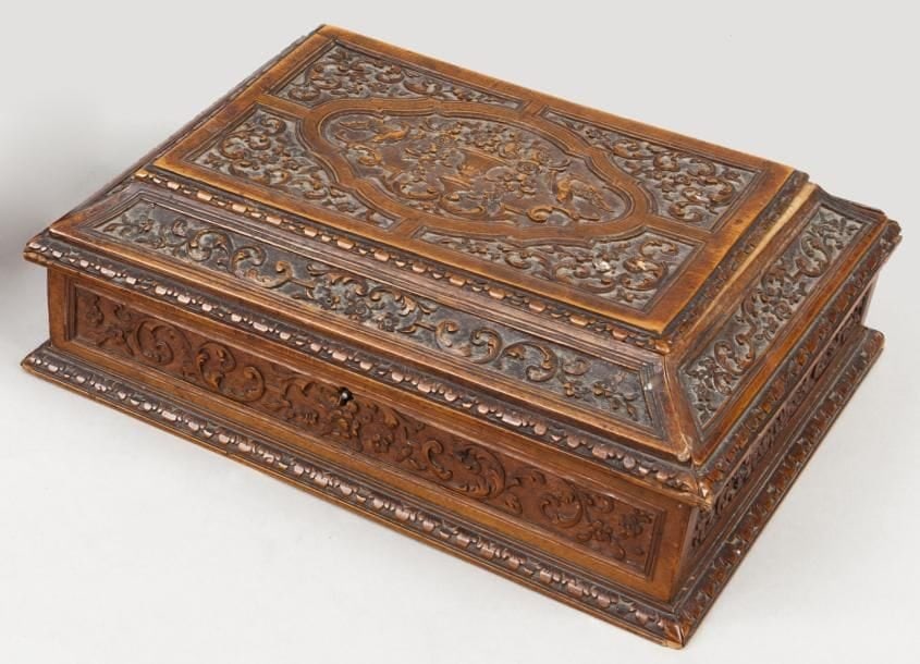 Carved Wood Case: L: 22 cm