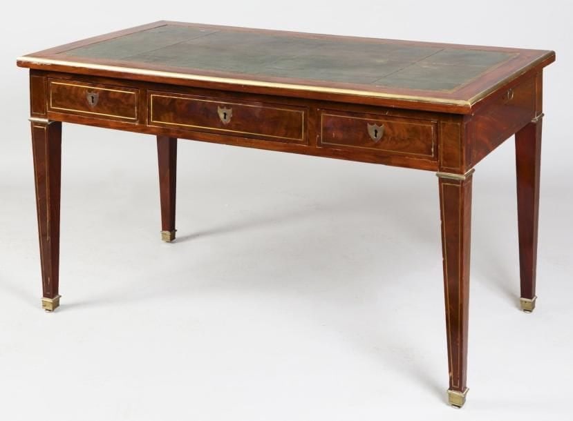 Mahogany Table: L: 110 cm
