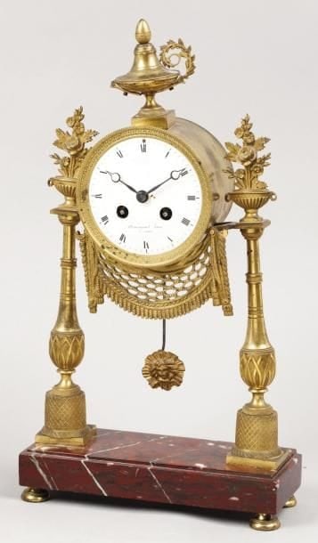 Mantel Clock: H: 28 cm