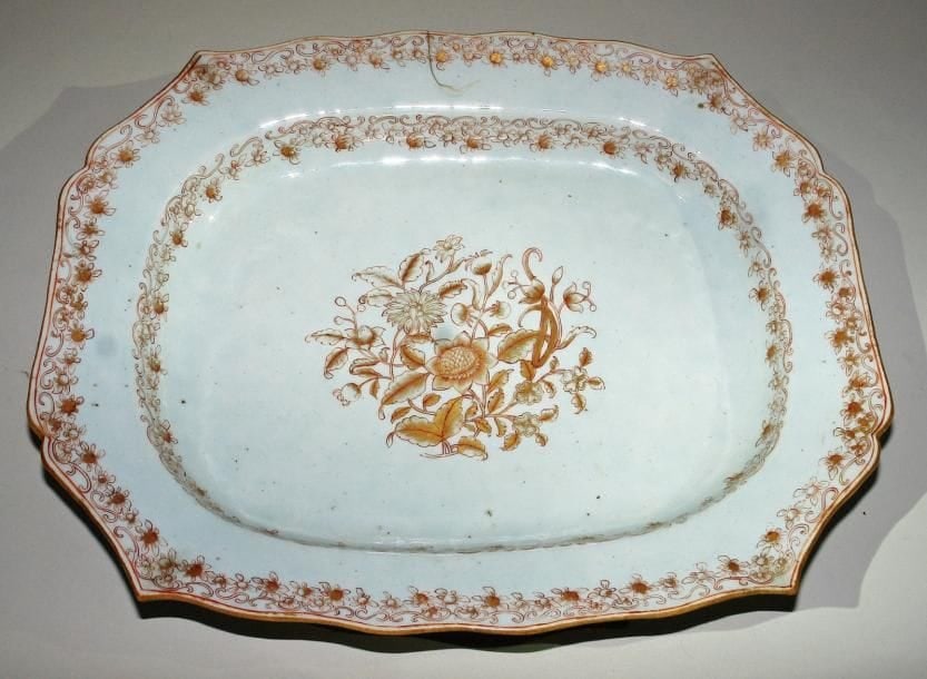Porcelain Plate: L: 17 cm