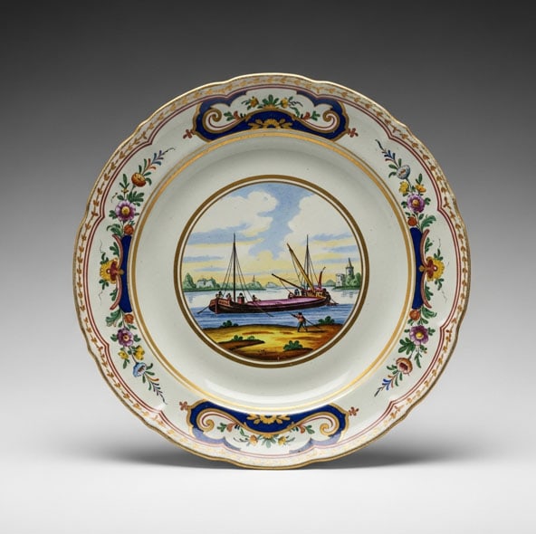 Cabinet Plate: D: 23 cm