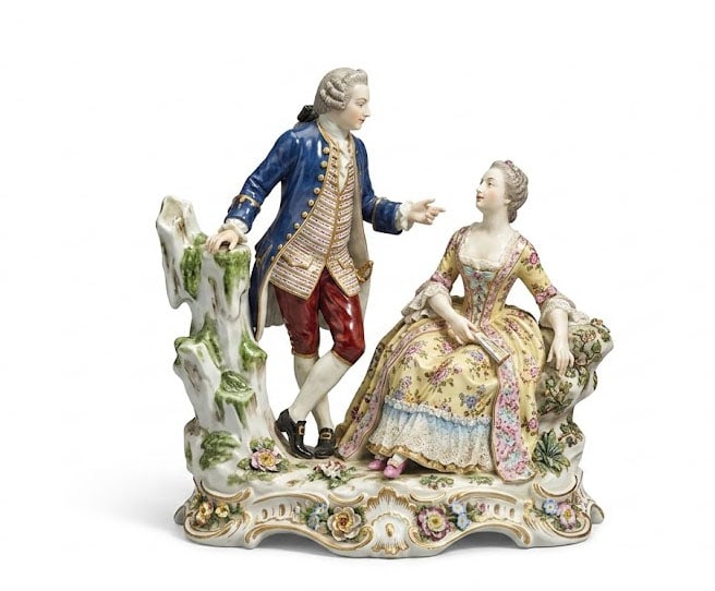 Porcelain Group: H: 33 cm