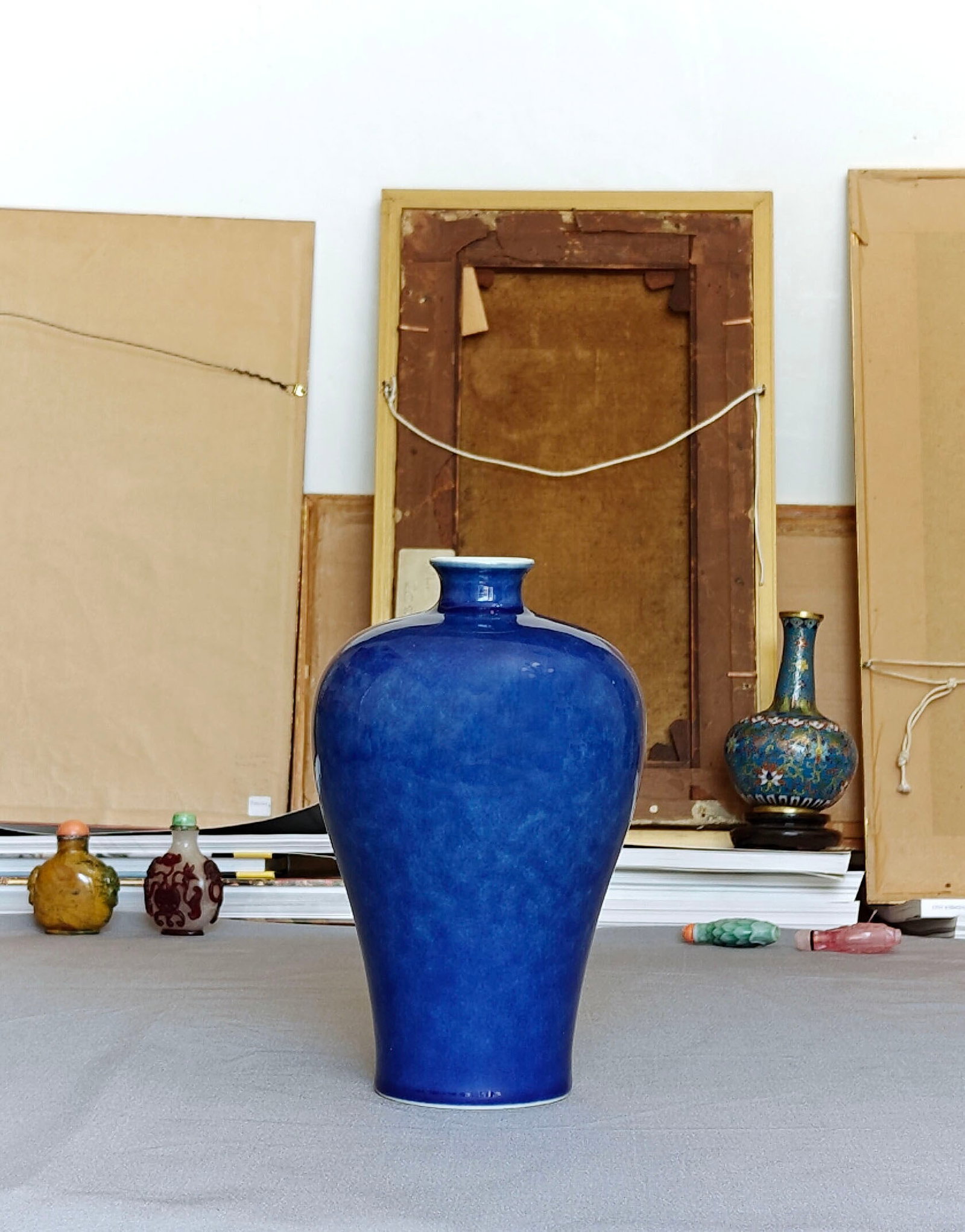 Chinese Monochrome-Blue Vase - 4