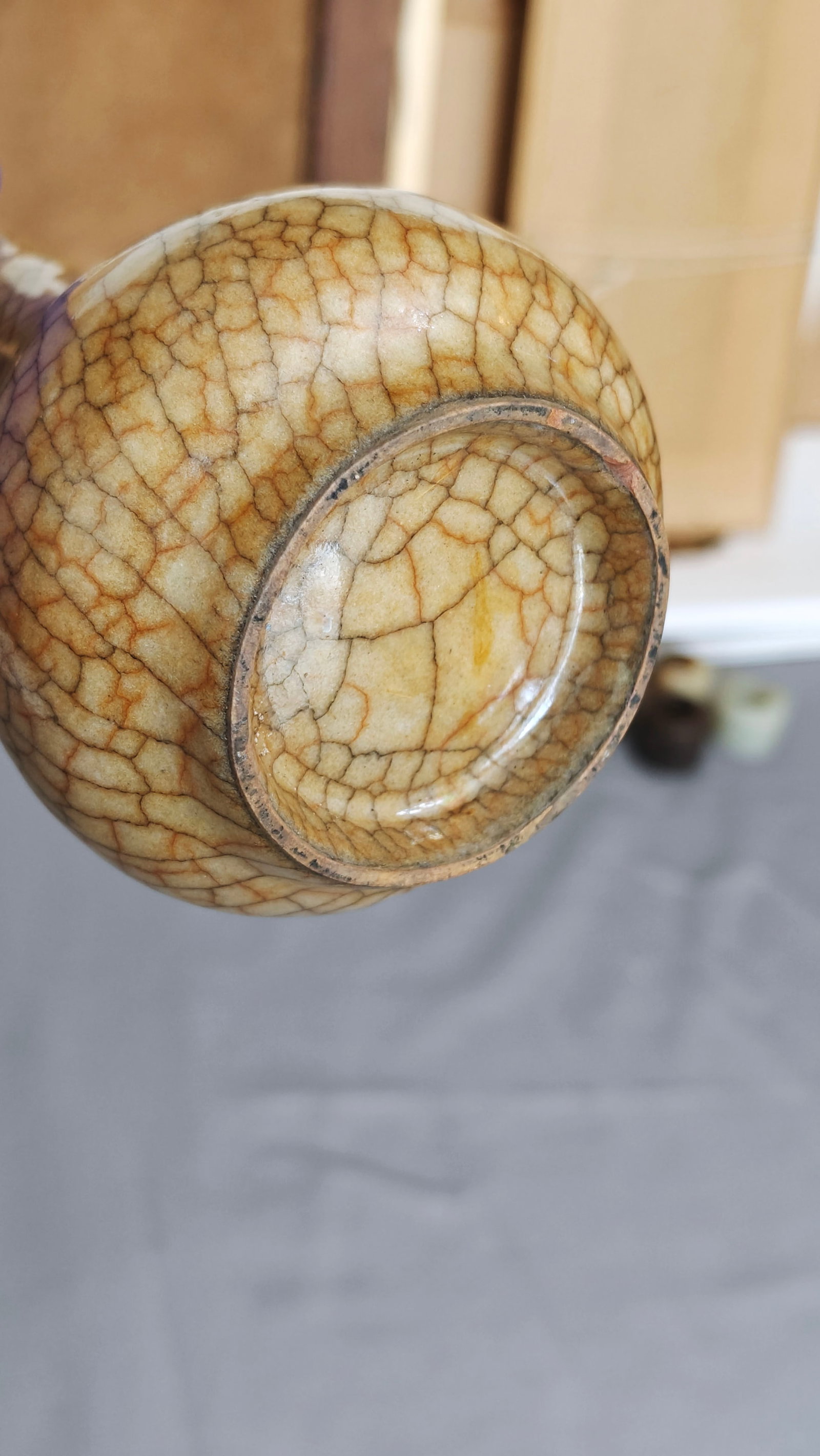 Fine Chinese Ge-Type Crackle-Glazed Vase - 10