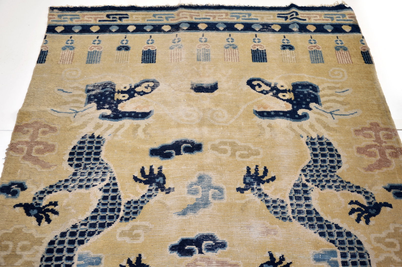 Chinese Imperial 'Dragon' Wool Carpet - 4