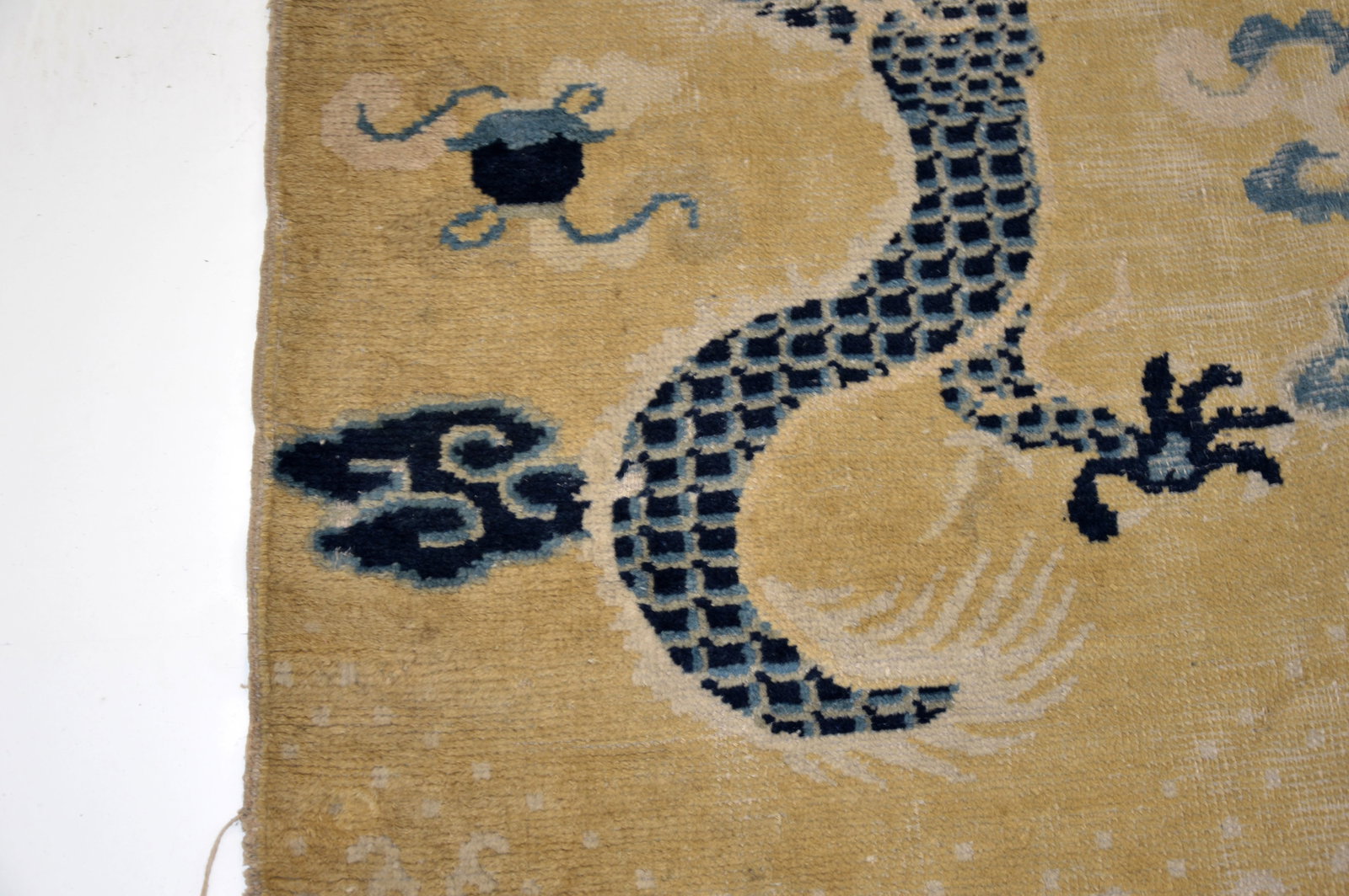 Chinese Imperial 'Dragon' Wool Carpet - 7