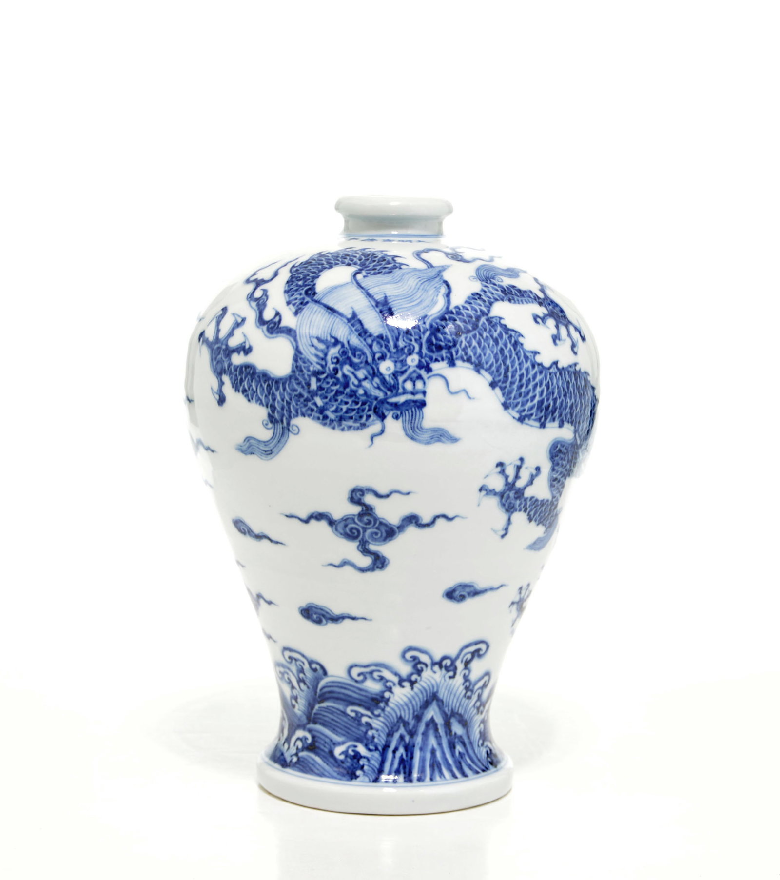 Chinese Blue and White Dragon Vase (1 of 19)