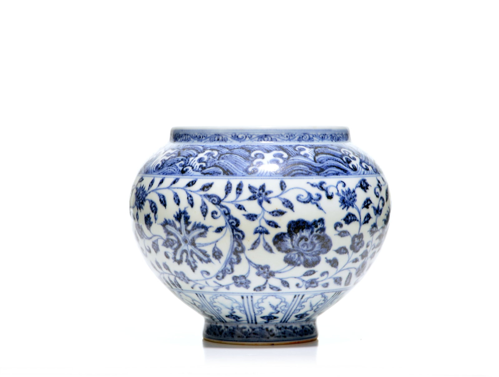 Fine Chinese Blue and White Porcelain Jar (1 of 18)