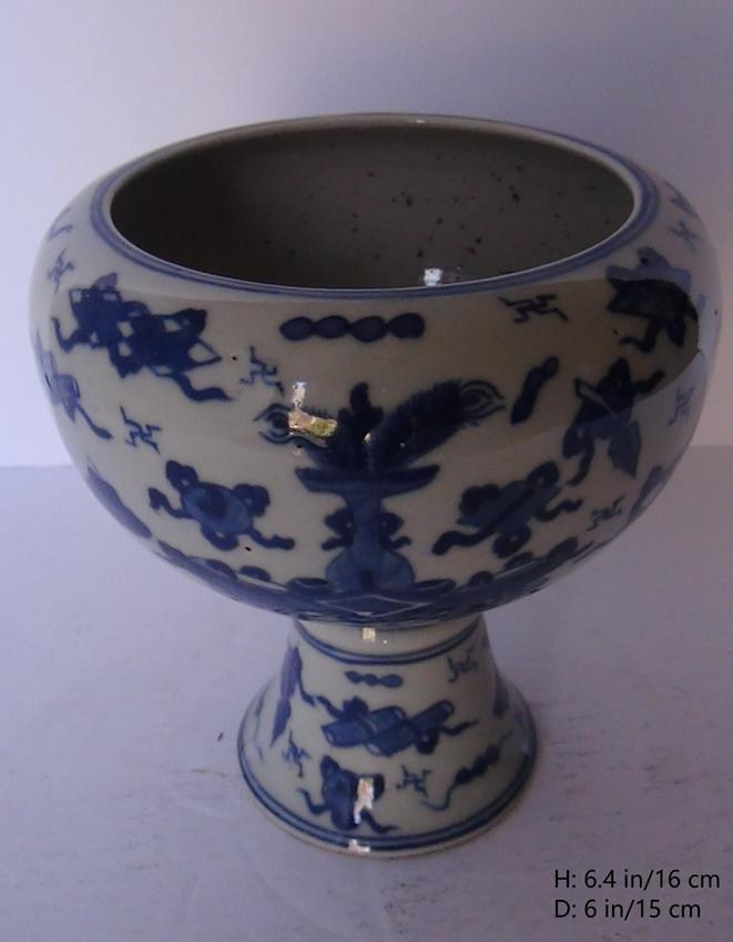 Chinese Vintage Whit Blue Incense Burner: H: 6.4 in/16 cm D: 6 in/15 cm Several photos were taken under a special equipment with the enlargement X20-200.
