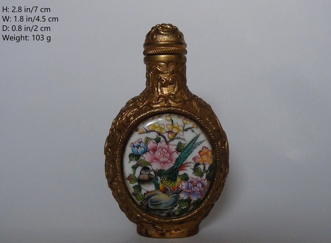 CHINESE ANTIQUE BRASS SNUFF BOTTLE MARKED QIAN LONG: Chinese antique brass snuff bottle with Qian Long mark.