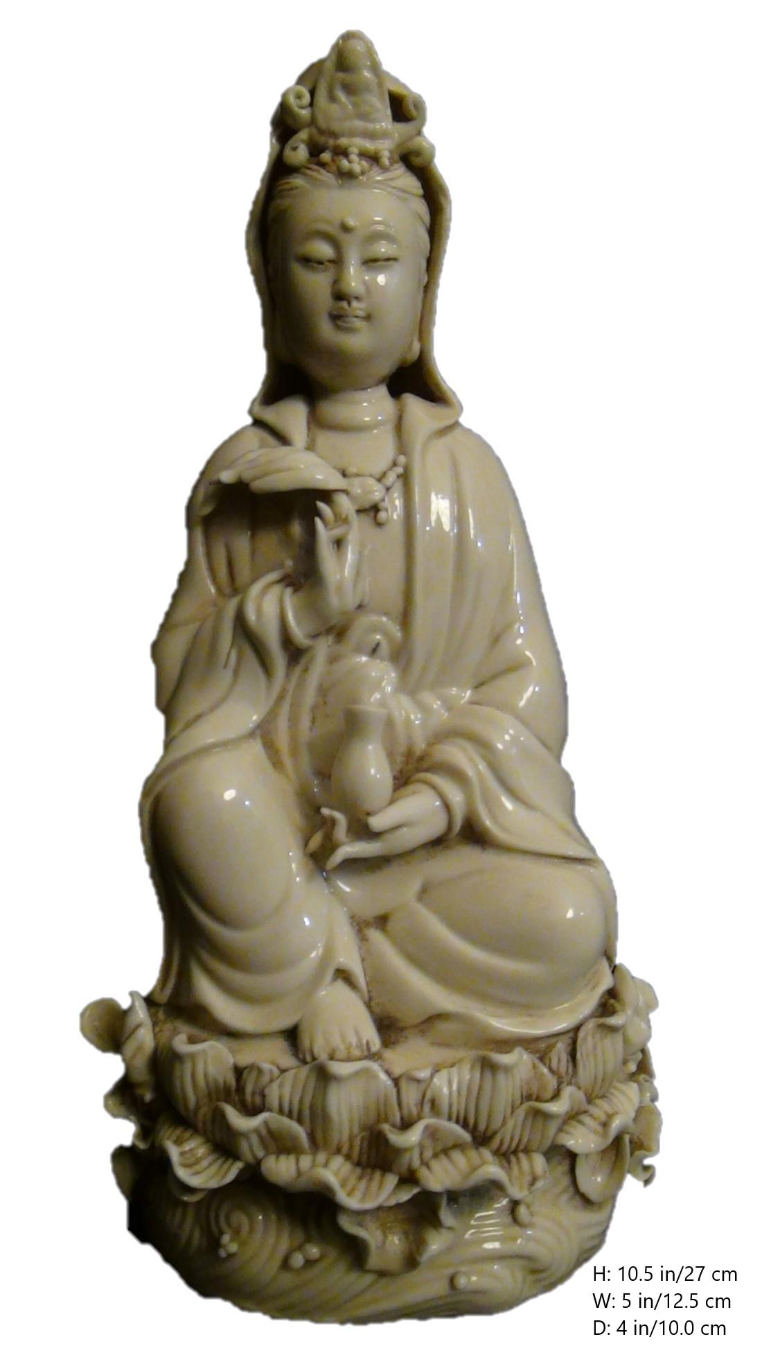 Chinese Antique Porcelain Blanc-de-Chine Dehua Guanyin: The auction house Chinese Antique 999 follows the rules below when providing descriptions of all items: 1.We do not use any subjective expressions to praise any item, no matter how good or how old the