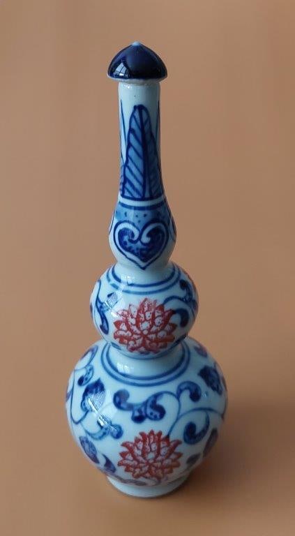 CHINESE ANTIQUE WHITE BLUE PORCELAIN HIGH SNUFF BOTTLE GOURD SHAPE (1 of 8)