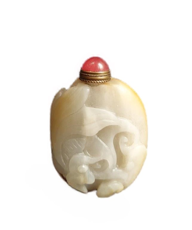 CHINESE VINTAGE HETIAN JADE SEED MATERIAL SNUFF BOTTLE (1 of 11)