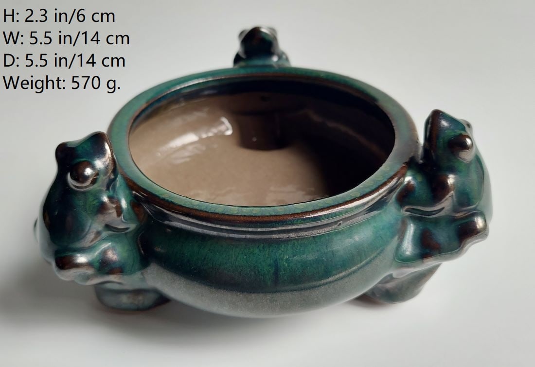 CHINESE VINTAGE PORCELAIN INCENSE BURNER GREEN: THIS ITEM H: 2.3 in/6 cm W: 5.5 in/14 cm D: 5.5 in/14 cm Weight: 570 g. FEATURES 1. Decorated with three frags, symbolizing procreation, prosperity, and recruiting wealthy. 2. Unique: nicely shaped in