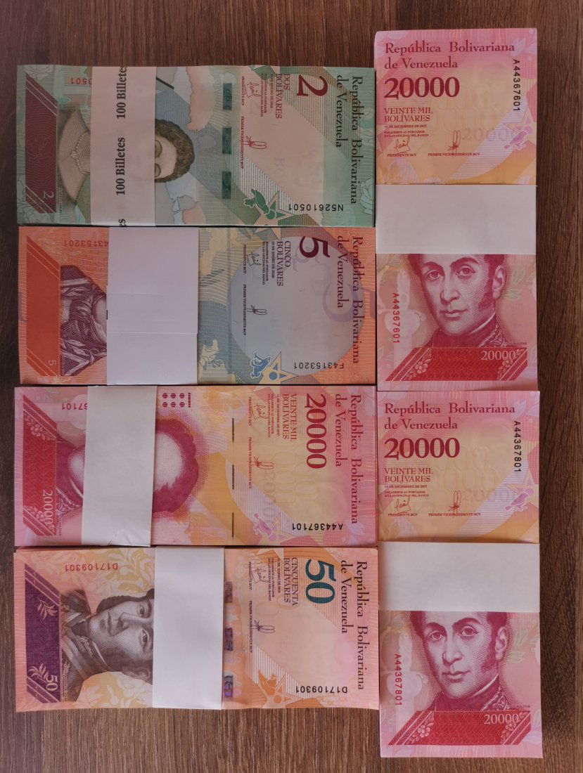 Venezuela Group (600) Banknotes 2017-2018 (1 of 2)