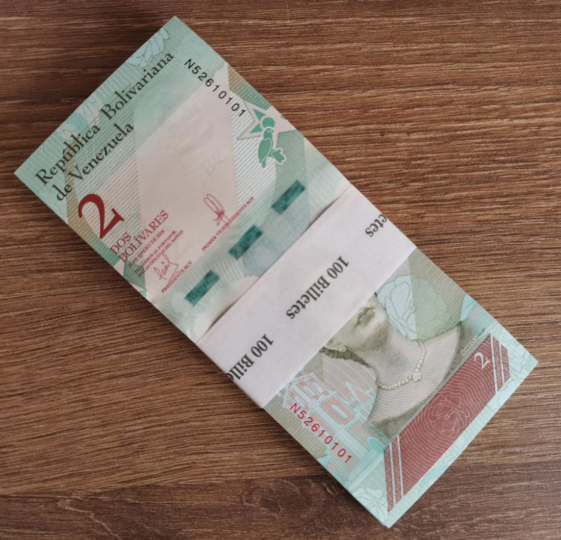 Venezuela Pack (100) 2 Bolivares 2018 (1 of 2)