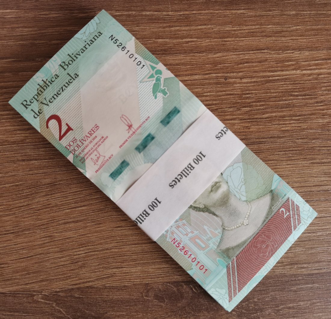 Venezuela Pack (100) 2 Bolivares 2018 (1 of 2)
