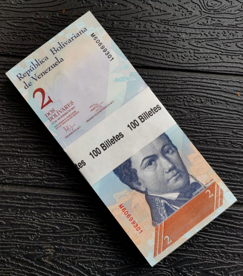 Venezuela Pack (100) 2 Bolivares 2014 (1 of 2)