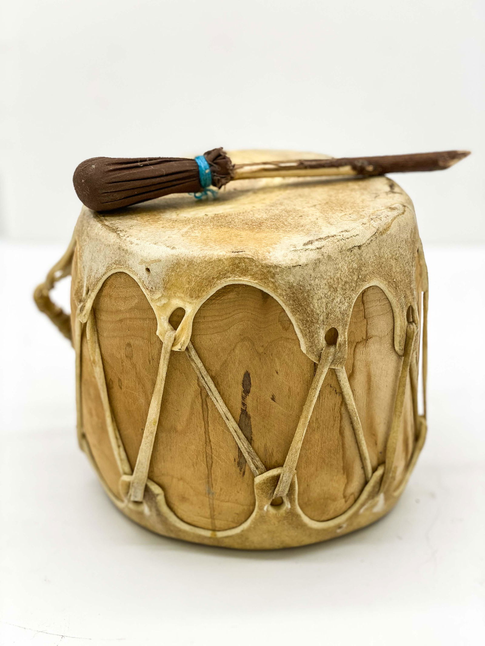 Contemporary Native American Handmade Drum & Drumstick: Contemporary Native American Handmade Drum and drumstick in Very good condition.