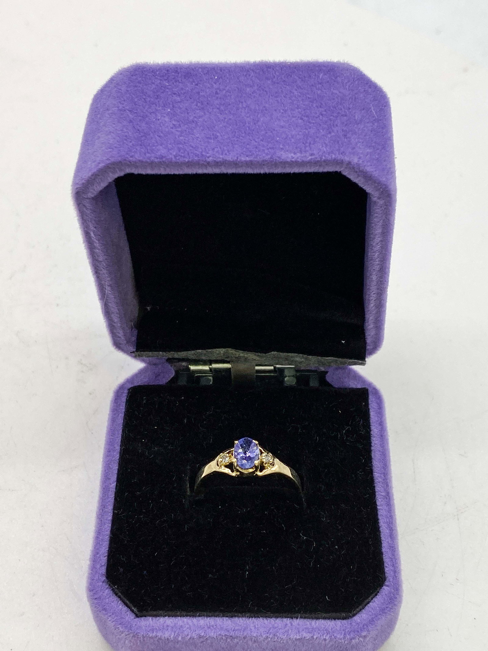 14k Yellow Gold Tanzanite & Diamonds Cocktail Ring: 14k Yellow Gold Tanzanite & Diamonds Cocktail Ring Size 6.75