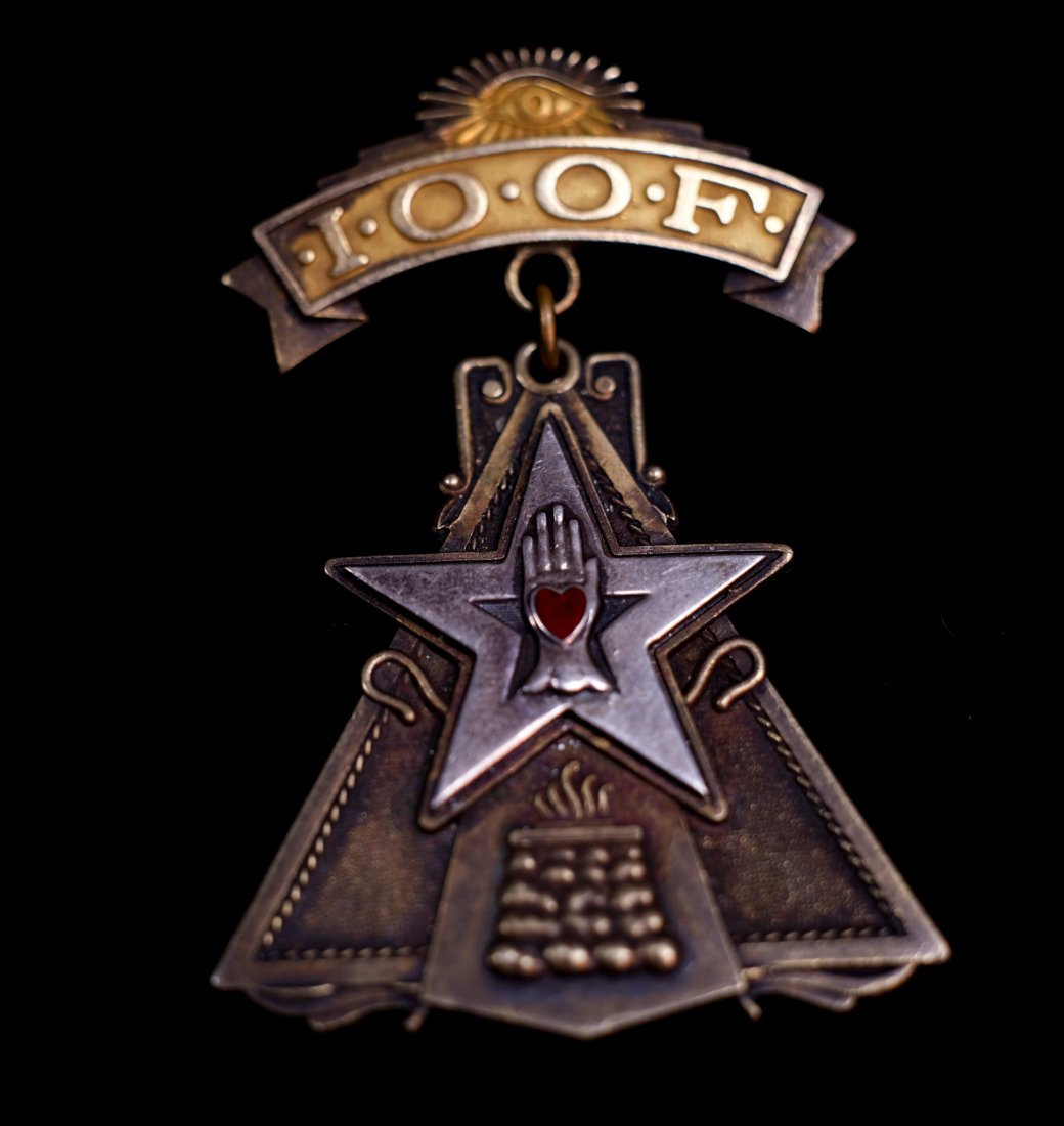 Masonic metal 1943 Award: masonic metal / Award Dated March 23, 1943 . in very good condition