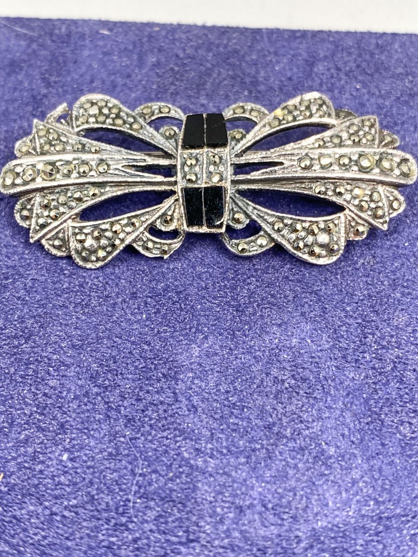Beautiful Sterling Silver Antique Marcasite Brooch: Beautiful Sterling Silver Antique Marcasite Brooch. 6.8 grams. 5.25" 3.5" X 3.5"