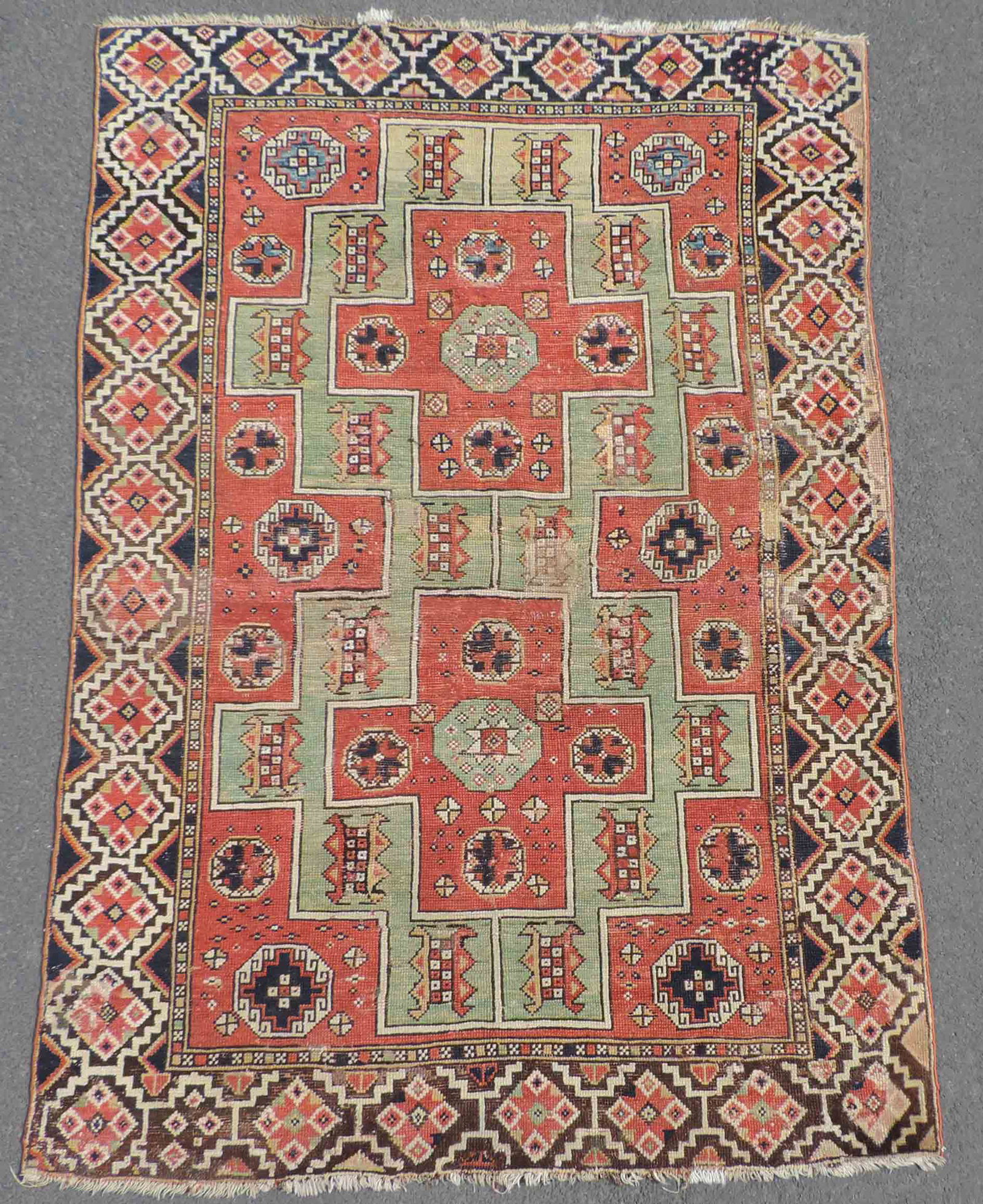 Bergama carpet. Western Anatolia. Turkey. Antique,: 250 cm x 146 cm. Oriental rug. Hand knotted. Wool on wool. Natural colors. German Desription: Bergama Teppich. Westanatolien. Türkei. Antik, um 1800. 250 cm x 146 cm. Orientteppich. Handgeknü