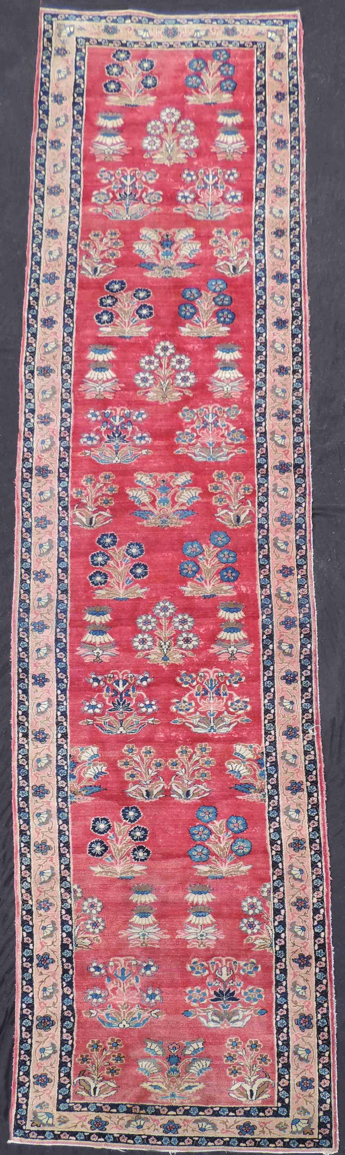 Agra runner carpet. India. Antique, around 1910. (1 of 6)