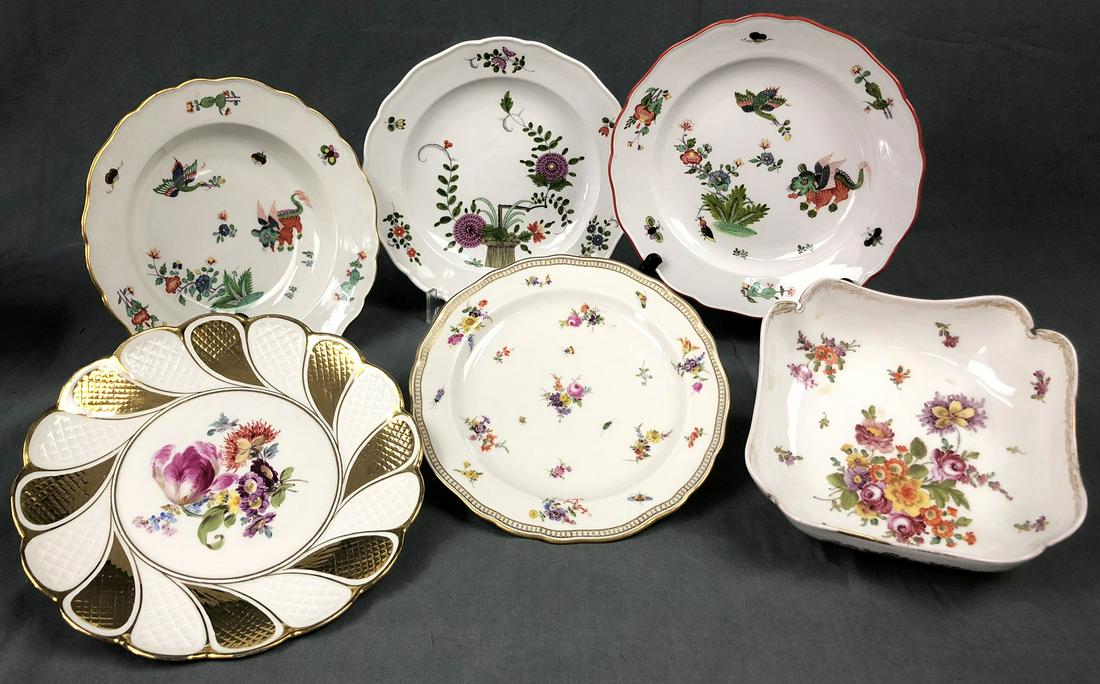 5 plates and a bowl, Meissen. Knaufzeit? Porcelain.: Up to 24.5 cm in diameter. With abrasive lines, among other things. 2nd choice. Among other things, bumped and / or rubbed. Blue sword marks. German Description: 5 Teller und eine Schale, Meissen. Auc