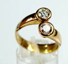 Ring with 2 brilliant cut diamonds. Yellow gold 585.