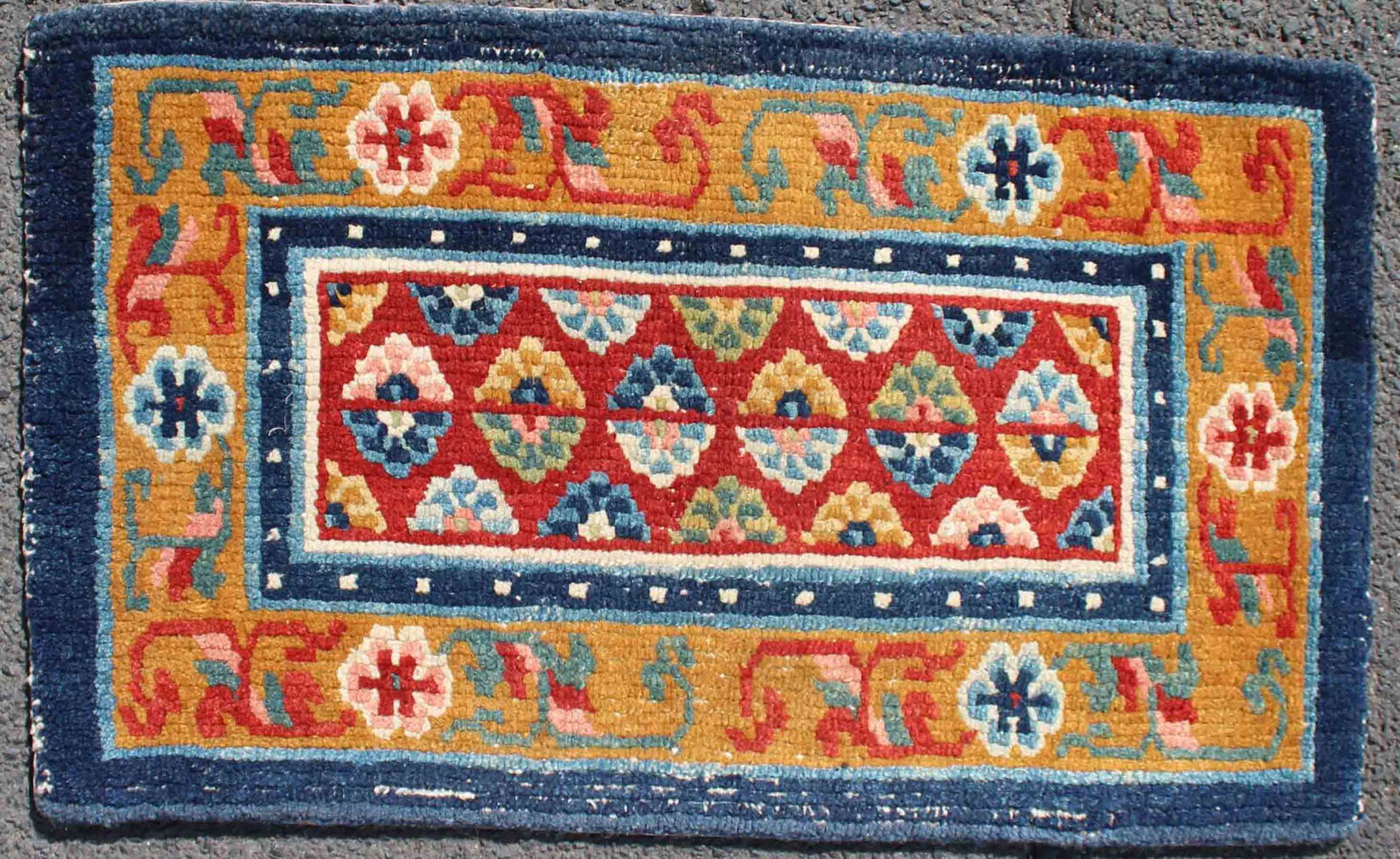 Tibetan rug. Antique. About 120 - 150 years old. (1 of 4)
